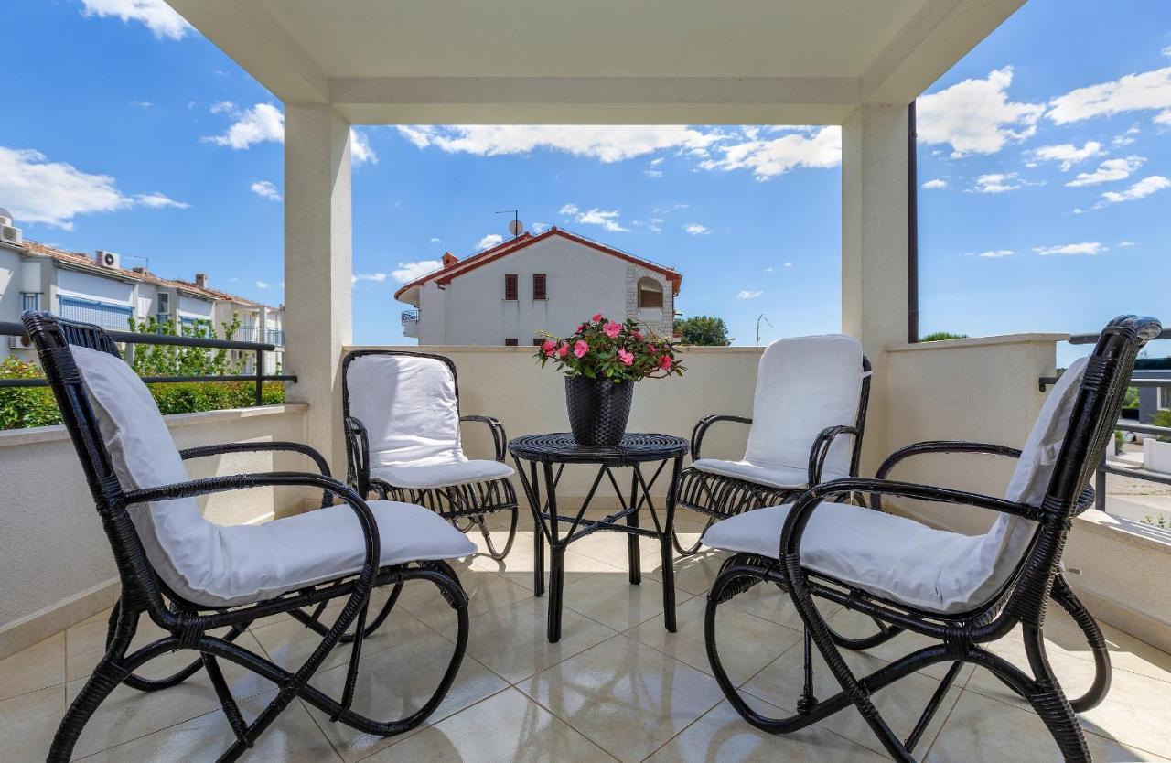 Holiday Apartment Suzana Ровинь Экстерьер фото
