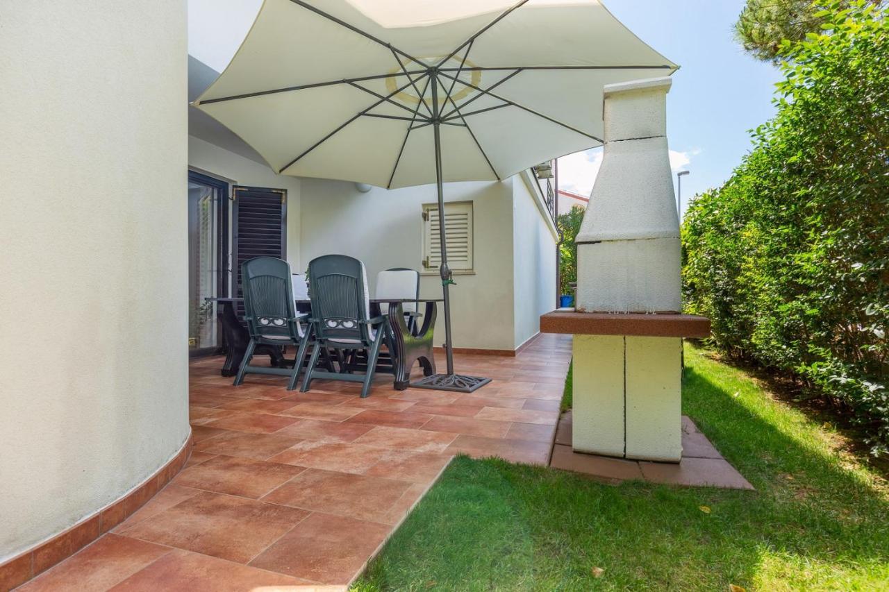 Holiday Apartment Suzana Ровинь Экстерьер фото