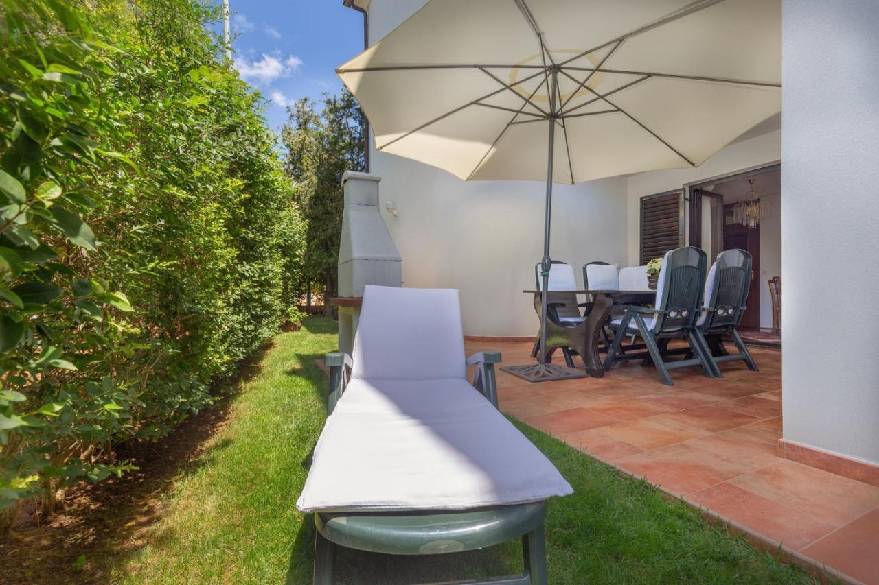 Holiday Apartment Suzana Ровинь Экстерьер фото